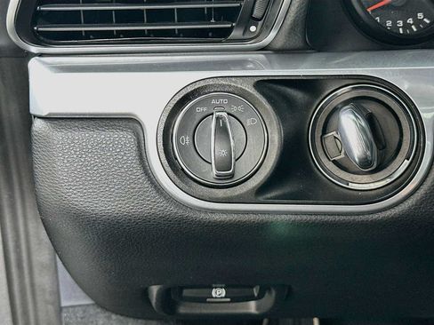 Certified 2018 Porsche 911 Targa 4S AWD/4WD image 13