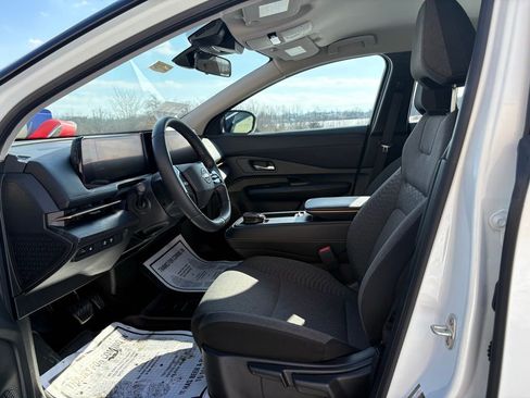 Used 2023 Nissan Ariya FWD image 14