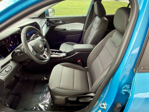 Used 2026 Chevrolet Trax LT w/ LT Convenience Package FWD image 20
