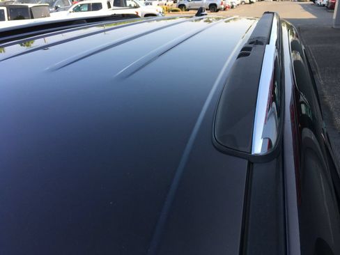 Used 2017 Chrysler Pacifica Limited FWD image 34