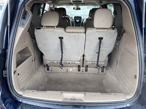 Used 2015 Chrysler Town & Country Touring-L w/ Driver Convenience Group image 33