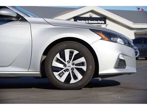 Used 2022 Nissan Altima 2.5 S image 11