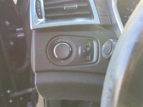 Used 2015 Cadillac SRX FWD image 13