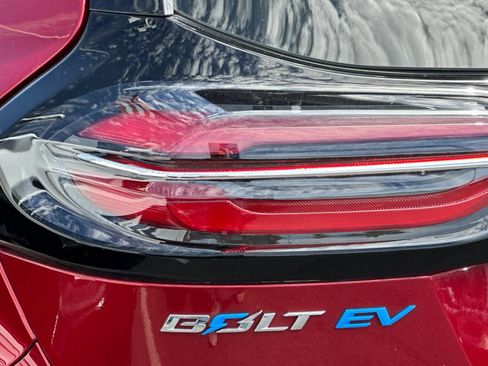 Used 2023 Chevrolet Bolt LT w/ Infotainment Package FWD image 44