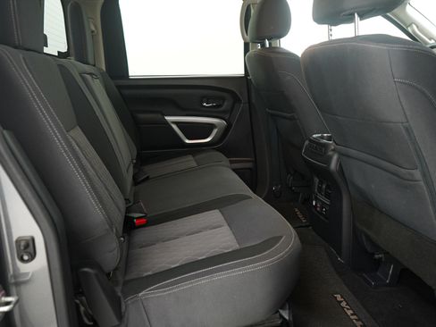 Used 2024 Nissan Titan SV w/ SV Convenience Package image 16