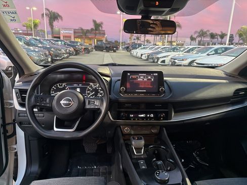 Used 2023 Nissan Rogue SV image 20