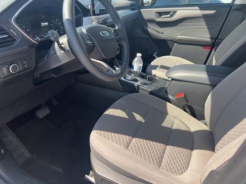 Used 2022 Ford Escape SE w/ Convenience Package FWD image 8