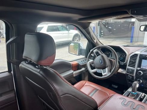 Used 2019 Ford F150 King Ranch w/ Equipment Group 601A Luxury AWD/4WD image 8
