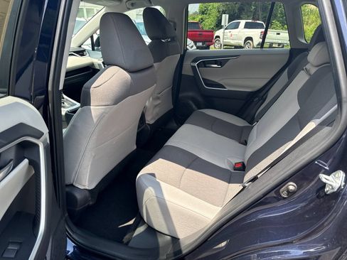 Used 2025 Toyota RAV4 XLE FWD image 12