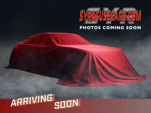 Used 2024 Chrysler Pacifica Limited FWD image 1