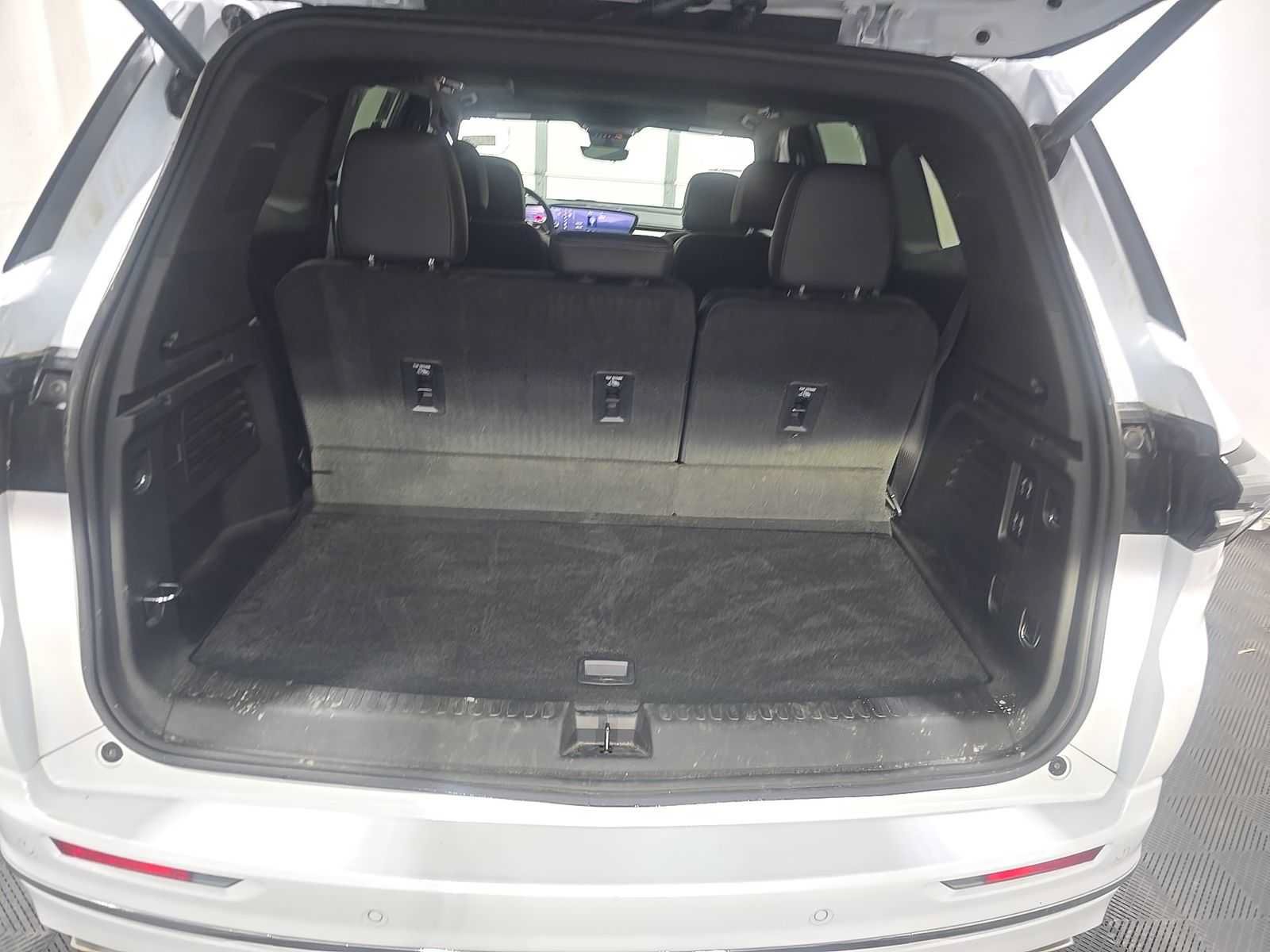 Used 2026 Buick Enclave Avenir w/ LPO, Floor Liner Package AWD/4WD image 6