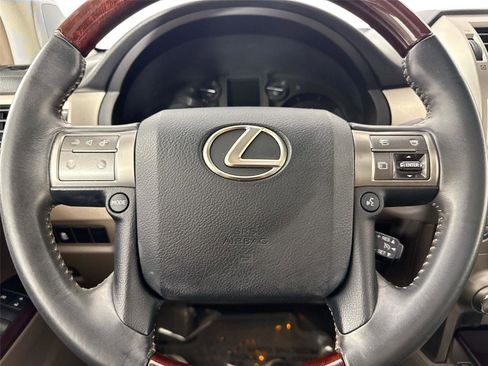 Used 2014 Lexus GX 460 w/ Premium Package AWD/4WD image 17
