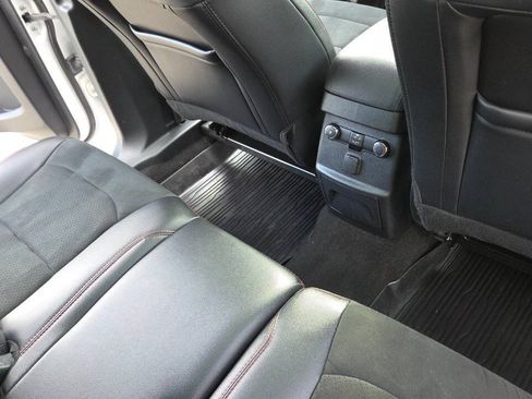 Used 2019 Ford Explorer XLT w/ Equipment Group 202A AWD/4WD image 41