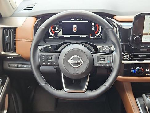 Certified 2023 Nissan Pathfinder Platinum FWD image 15