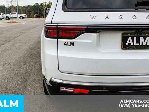 Used 2024 Jeep Wagoneer Series II w/ Flexible Seating Group image 13