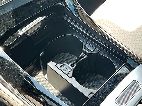 Used 2025 Mercedes-Benz C 300 Sedan image 35