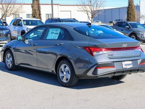 New 2026 Hyundai Elantra SE image 5