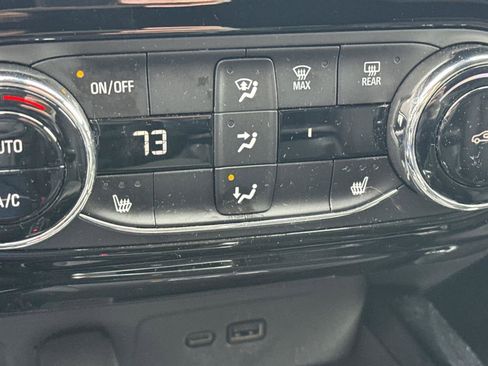 Used 2024 Chevrolet Trax RS w/ Sunroof Package image 20