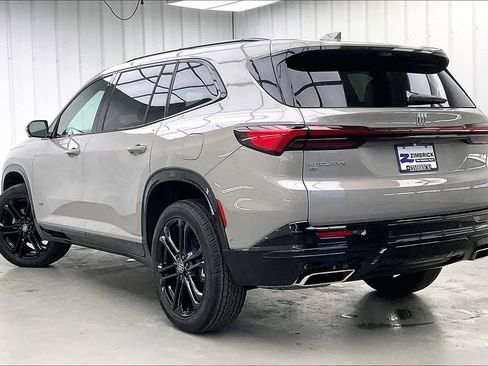 Used 2026 Buick Enclave Sport Touring w/ Super Cruise Package image 5