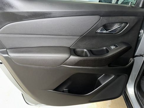 Certified 2023 Chevrolet Traverse LT image 18