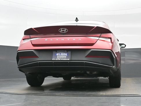 Certified 2024 Hyundai Elantra SEL FWD image 25