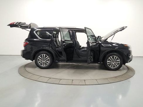 Used 2024 Nissan Armada SL image 16