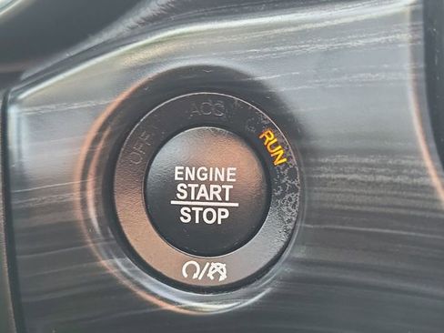 Used 2022 Jeep Grand Cherokee Limited AWD/4WD image 15