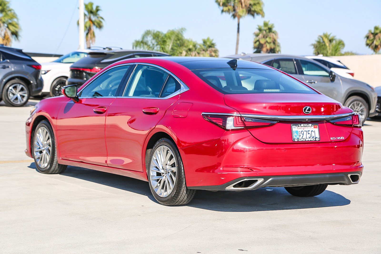 Used 2019 Lexus ES 350 Ultra Luxury w/ Accessory Package 2 FWD image 5