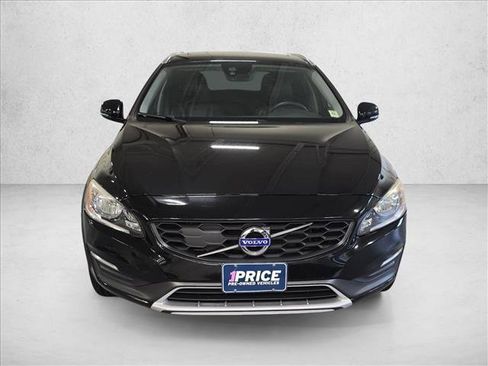 Used 2016 Volvo V60 T5 Cross Country AWD/4WD image 2