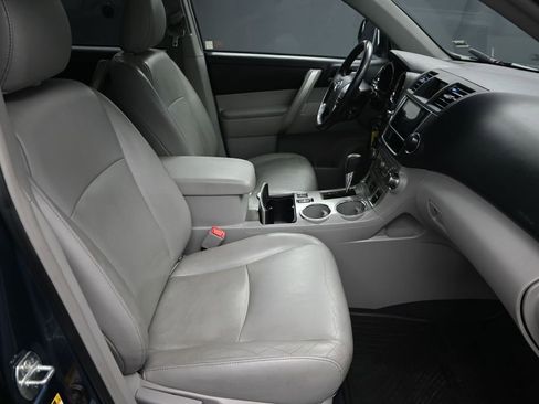 Used 2013 Toyota Highlander SE AWD/4WD image 37