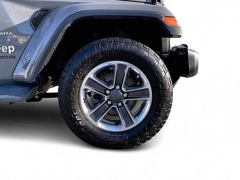 Certified 2018 Jeep Wrangler Unlimited Sahara image 30