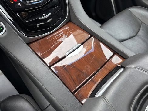 Used 2019 Cadillac Escalade ESV Premium Luxury image 43