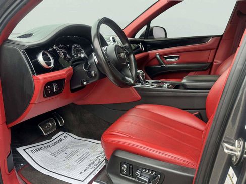 Used 2018 Bentley Bentayga AWD/4WD image 23