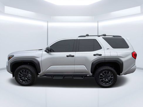 Used 2025 Toyota 4Runner SR5 image 6