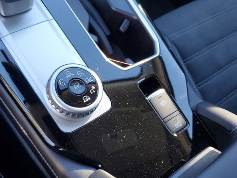 New 2026 Mitsubishi Outlander AWD image 29