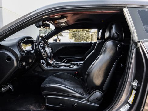 Used 2015 Dodge Challenger R/T Plus RWD image 4