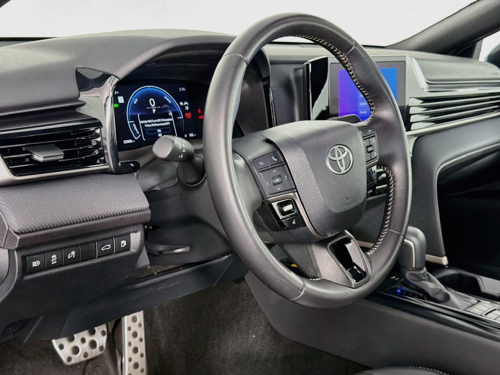 Used 2025 Toyota Camry SE FWD image 38