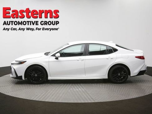 Used 2025 Toyota Camry SE FWD image 60
