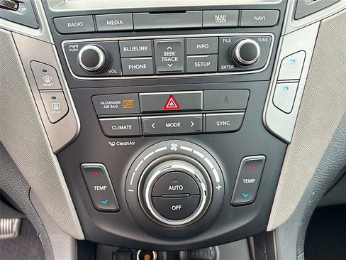 Used 2018 Hyundai Santa Fe Sport FWD image 16
