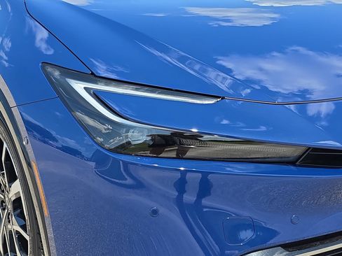 New 2026 Toyota Prius Plug-In Hybrid FWD image 26