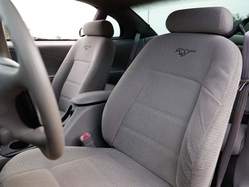 Used 1999 Ford Mustang Coupe RWD image 5