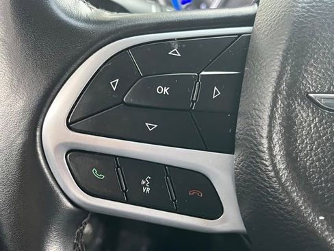 Used 2022 Chrysler 300 Touring w/ Sport Appearance Package image 34