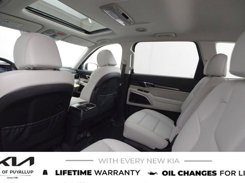 New 2025 Kia Telluride S image 12