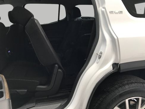 Certified 2023 GMC Acadia SLE w/ Driver Convenience Package image 26