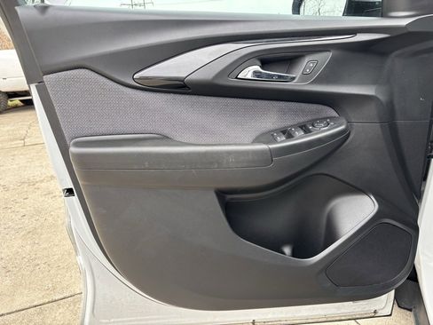 Used 2021 Chevrolet TrailBlazer LT w/ LPO, Blackout Package image 19