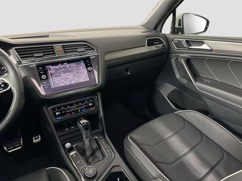 Certified 2023 Volkswagen Tiguan SEL R-Line image 25