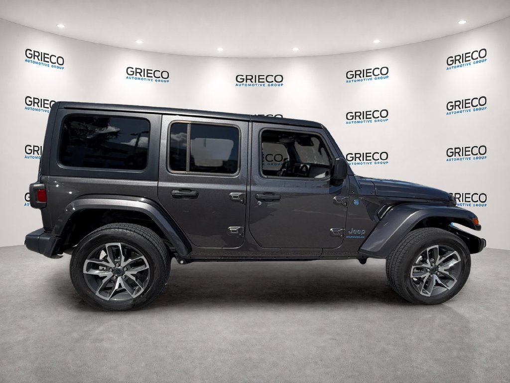 Used 2024 Jeep Wrangler Unlimited AWD/4WD image 8