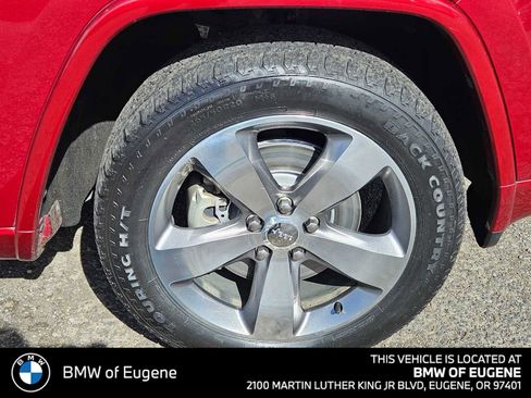 Used 2014 Jeep Grand Cherokee Overland w/ Advanced Technology Group AWD/4WD image 9