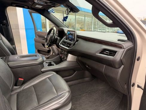 Used 2021 Chevrolet Tahoe LT w/ LT Signature Package image 16