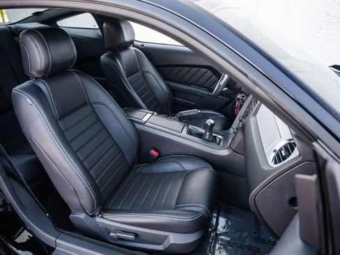 Used 2013 Ford Mustang GT Premium image 68